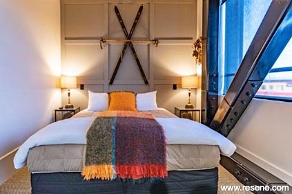 White hotel bedroom