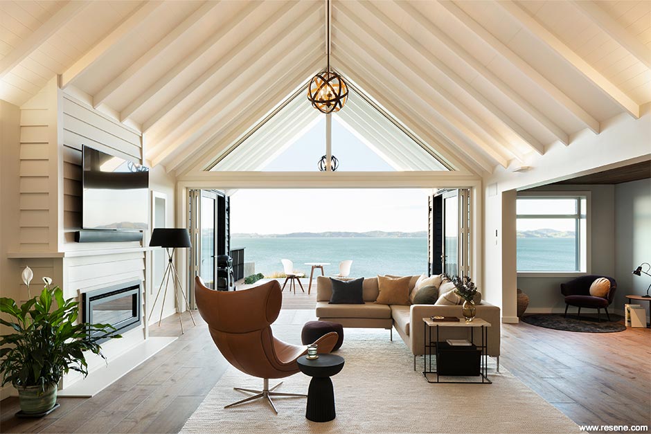 Beachlands House - living room