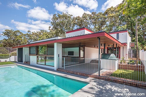 Pymble House - pool view