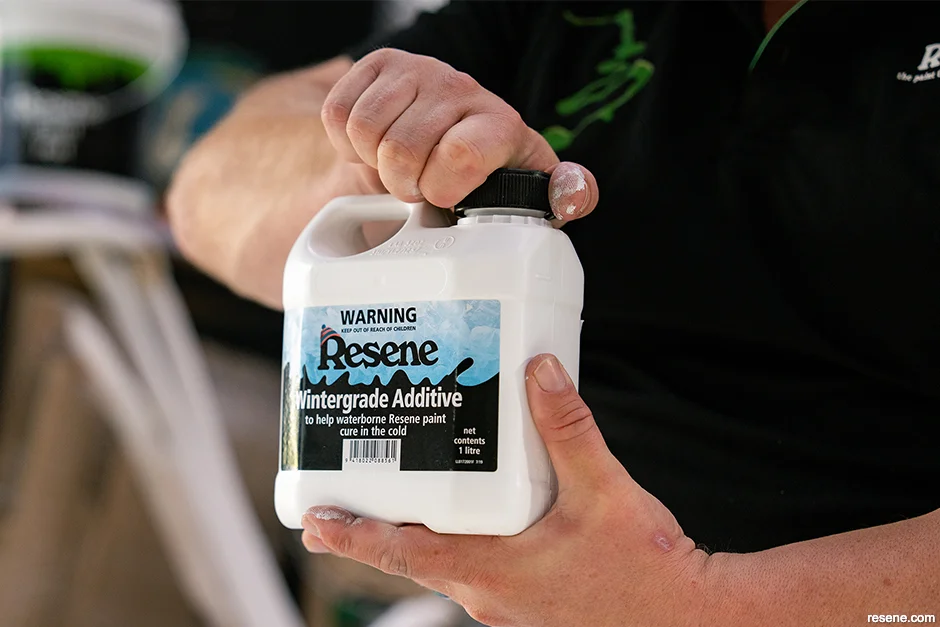 Resene Wintergrade Additive for Winter painting and productivity
