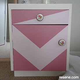 Revamp a bedside cabinet