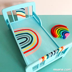 Paint a dolls bed
