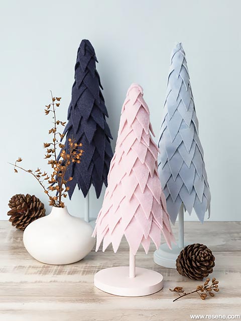 Make felted fir christmas tree