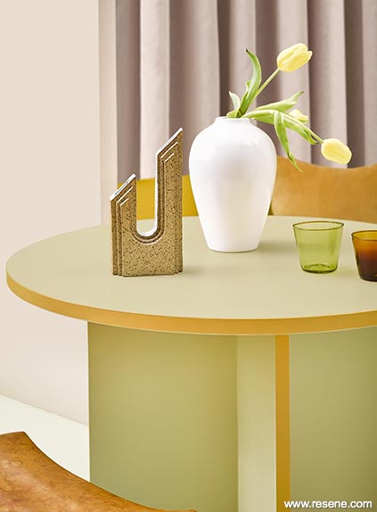 Transform a table into a modern masterpiece!