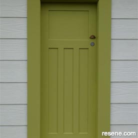 How to paint an old front door