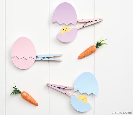 Egg pegs